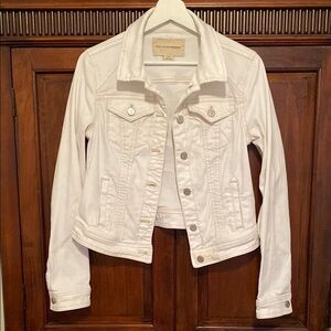 Anthropologie Pilcro White  Denim Jacket slightly cropped 4 pocket Size Small